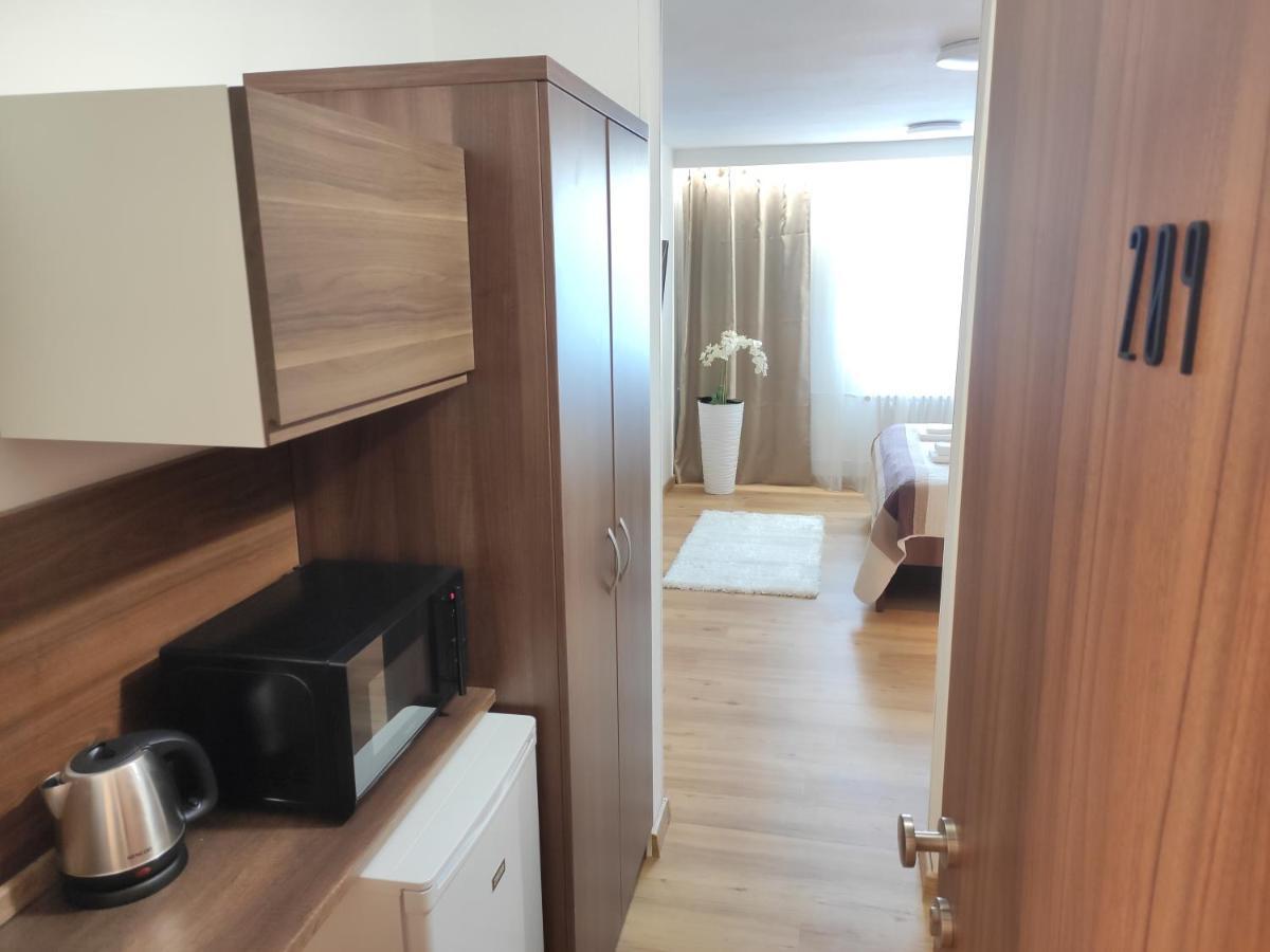 Wx 3* Bratislava